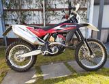 Husqvarna TE 449 1. Hand - HUSQVARNA TE