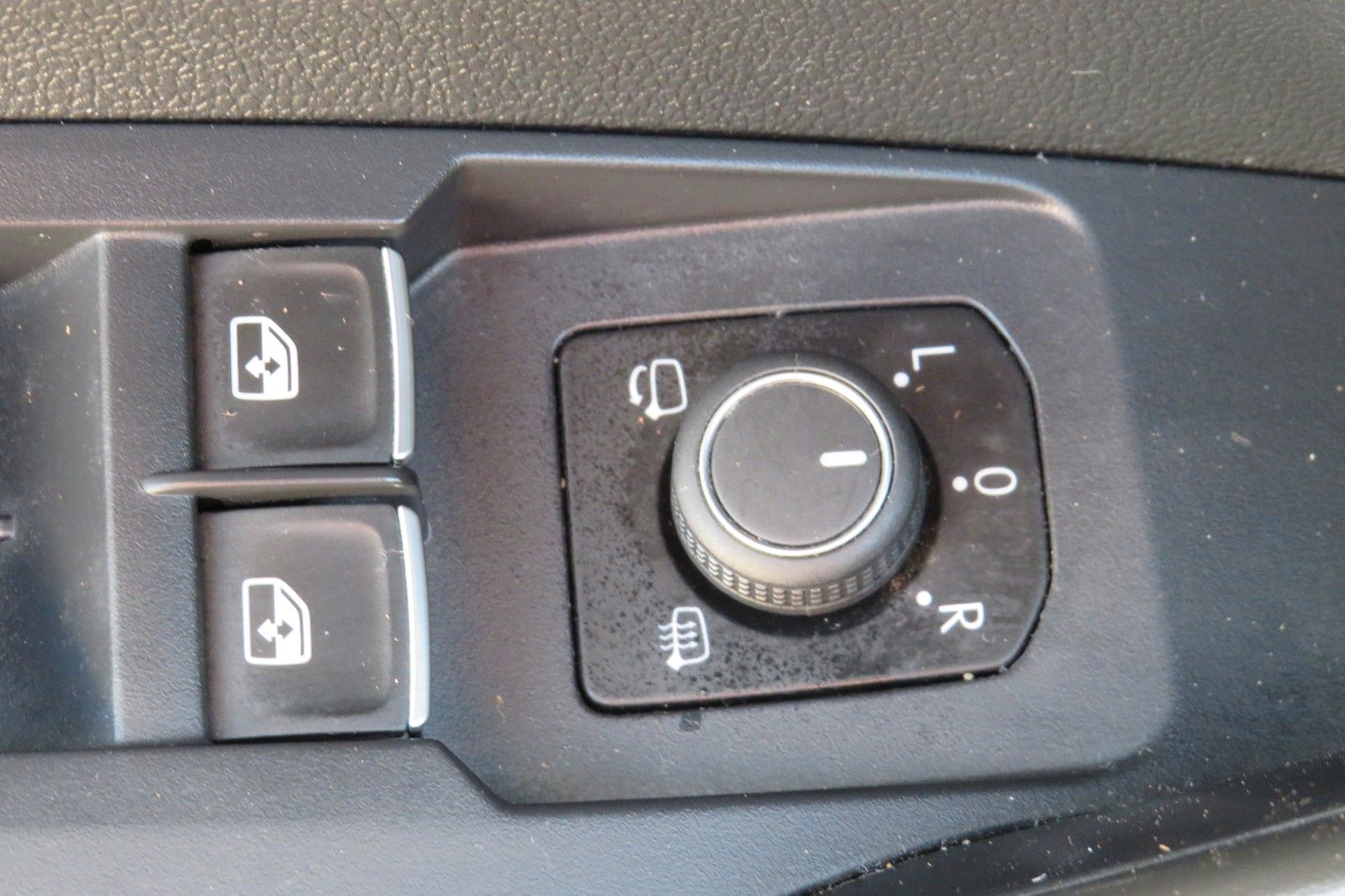 Fahrzeugabbildung Volkswagen T-Cross Active ACC NAVI APP GJ SITZH. PDC 1HD