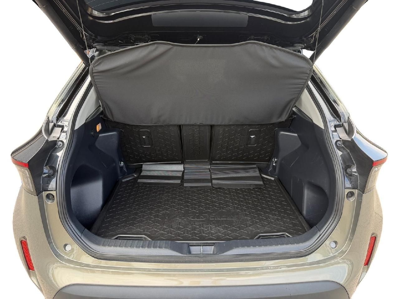 Fahrzeugabbildung Toyota Yaris Cross Hybrid AWD-i Elegant