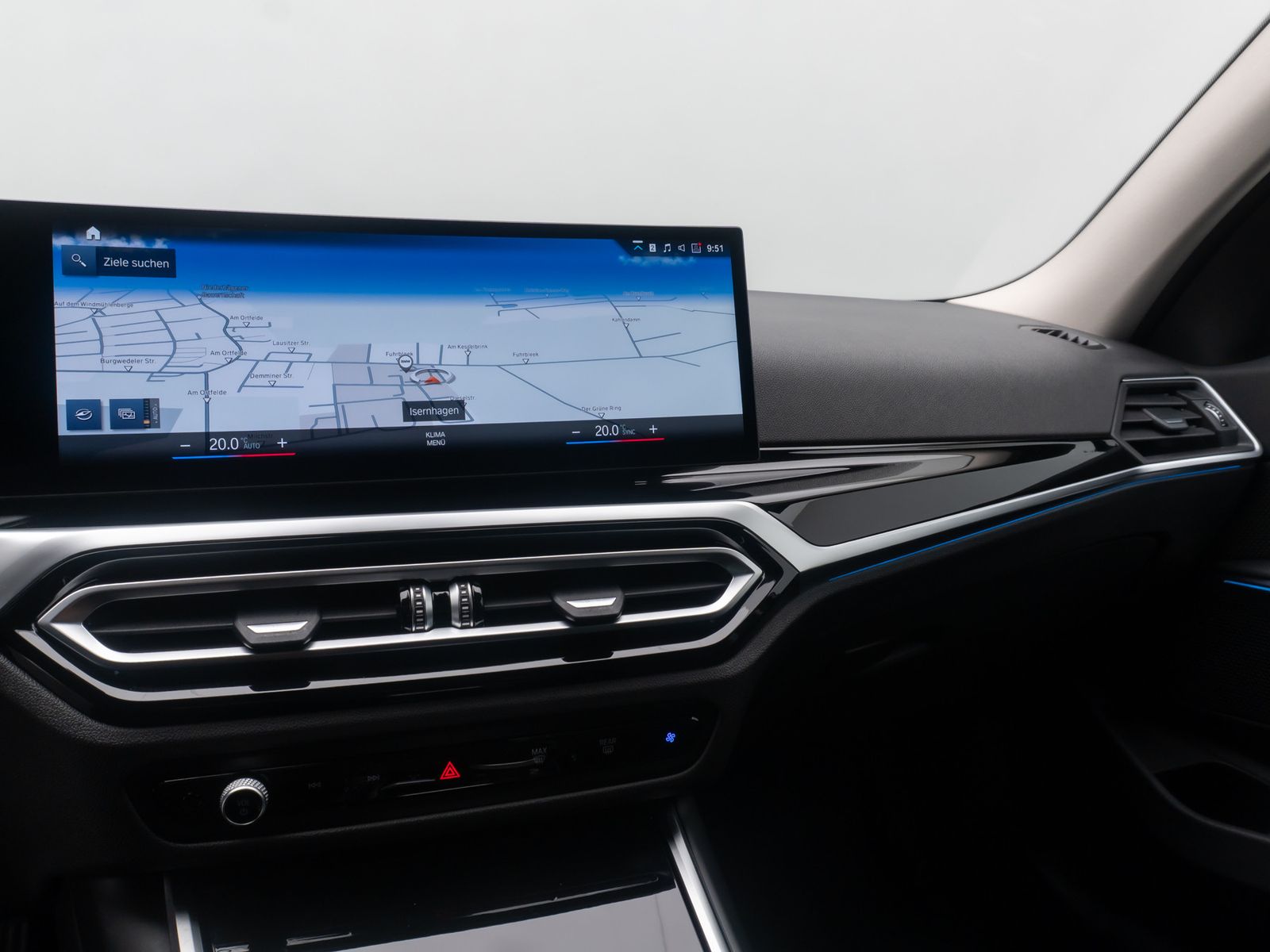 Fahrzeugabbildung BMW 320i GeschwindigReg PDC DAB Cockpit+ Widscreen