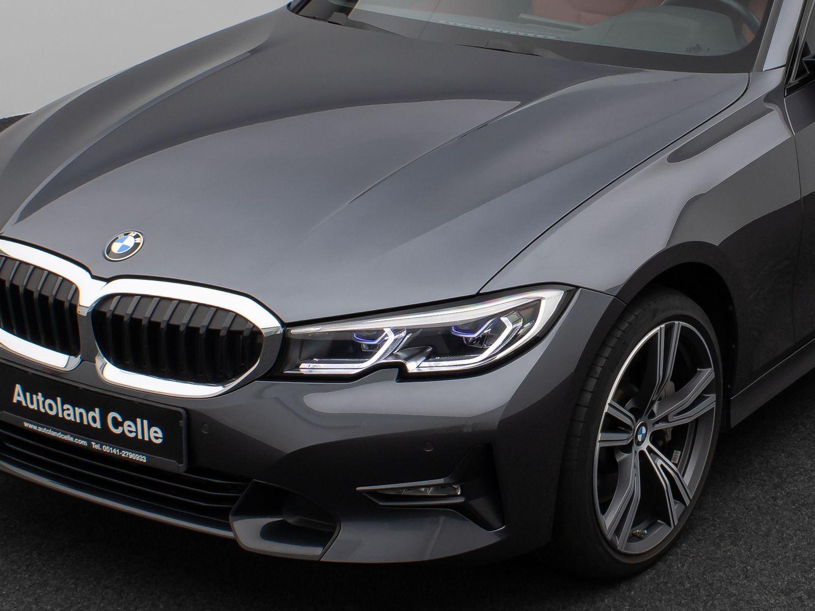 Fahrzeugabbildung BMW 330i xD SportLine Laser DAB HiFi PDC AHK Komfort