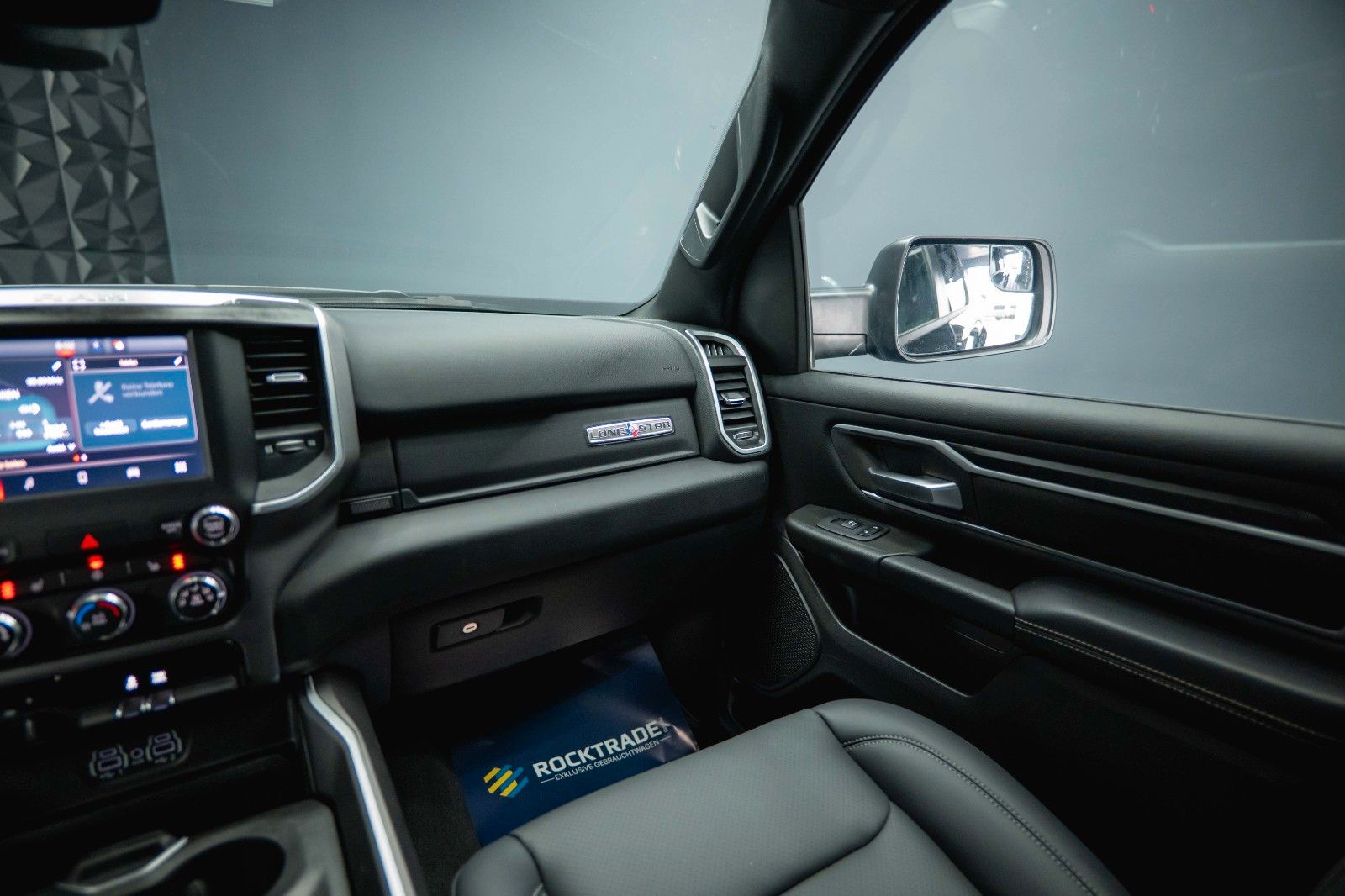 Fahrzeugabbildung Dodge RAM 5.7 V8 HEMI 4x4 OFFROAD Night-Paket *LED*19%