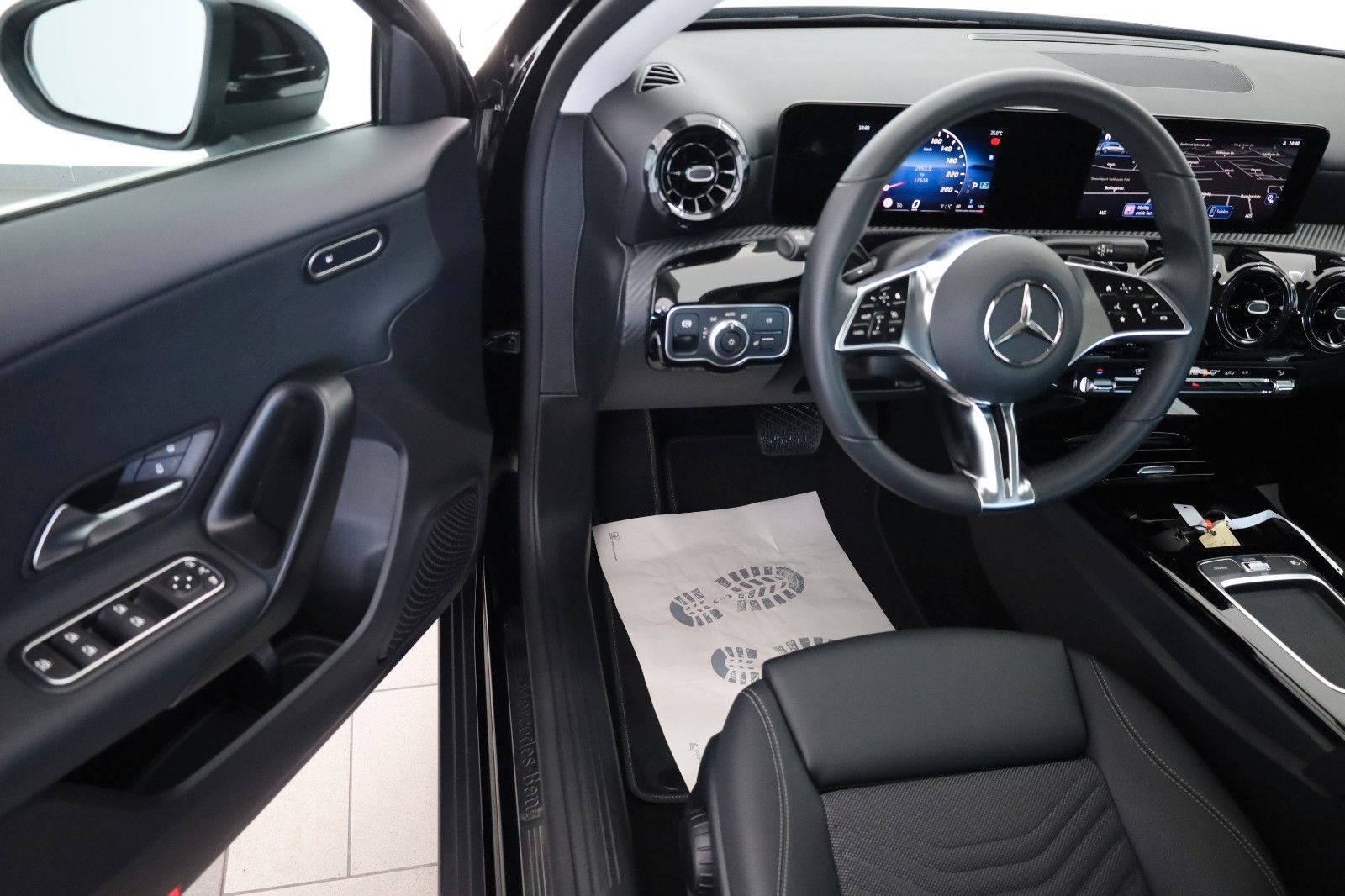 Fahrzeugabbildung Mercedes-Benz A 180 d, T.Leder,Navi,LED,SH,Kamera