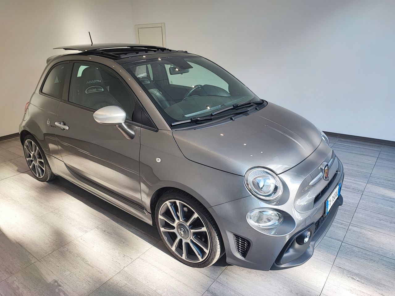 Abarth 595 1.4 Turbo T-Jet Turismo FULL OPTIONAL imagem 3