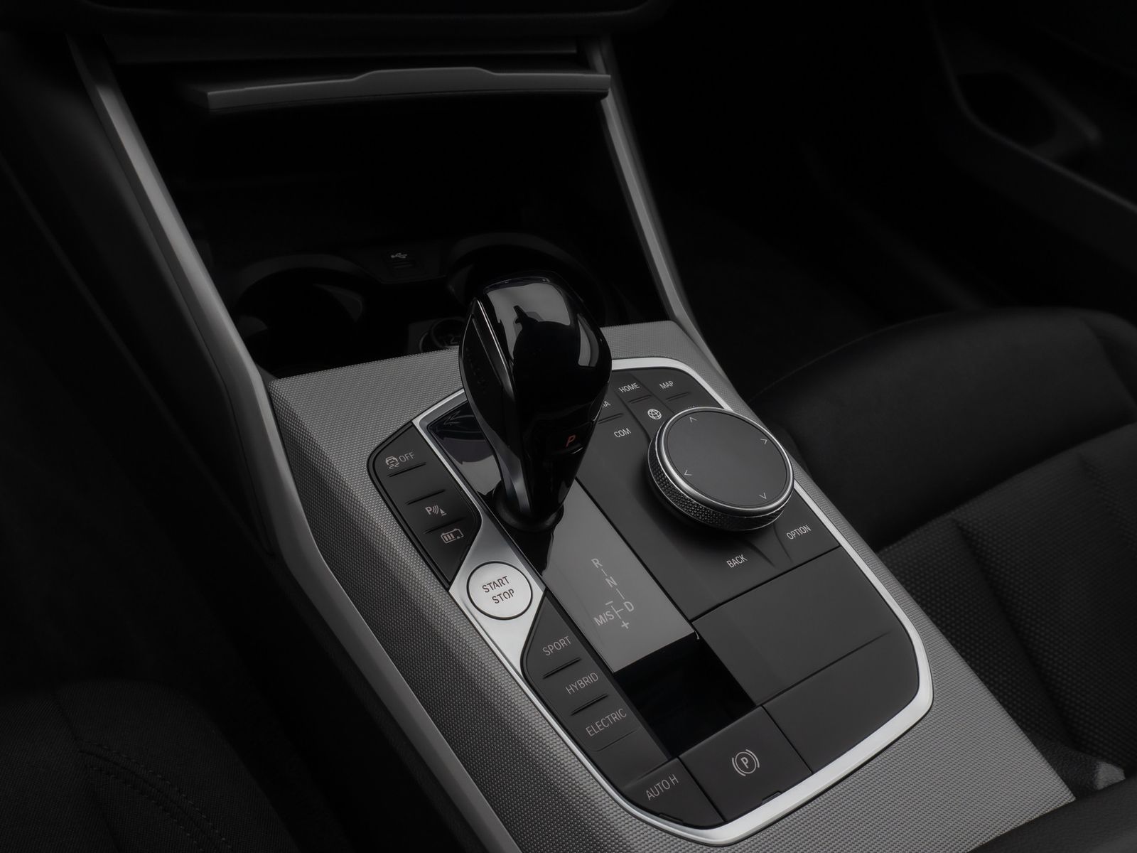 Fahrzeugabbildung BMW 320e  Kamera Laser HUD DAB HiFi Komfort Alarm