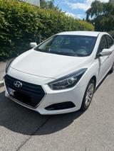 Hyundai i40 - Hyundai i40 mit Diesel-Antrieb: Limousine