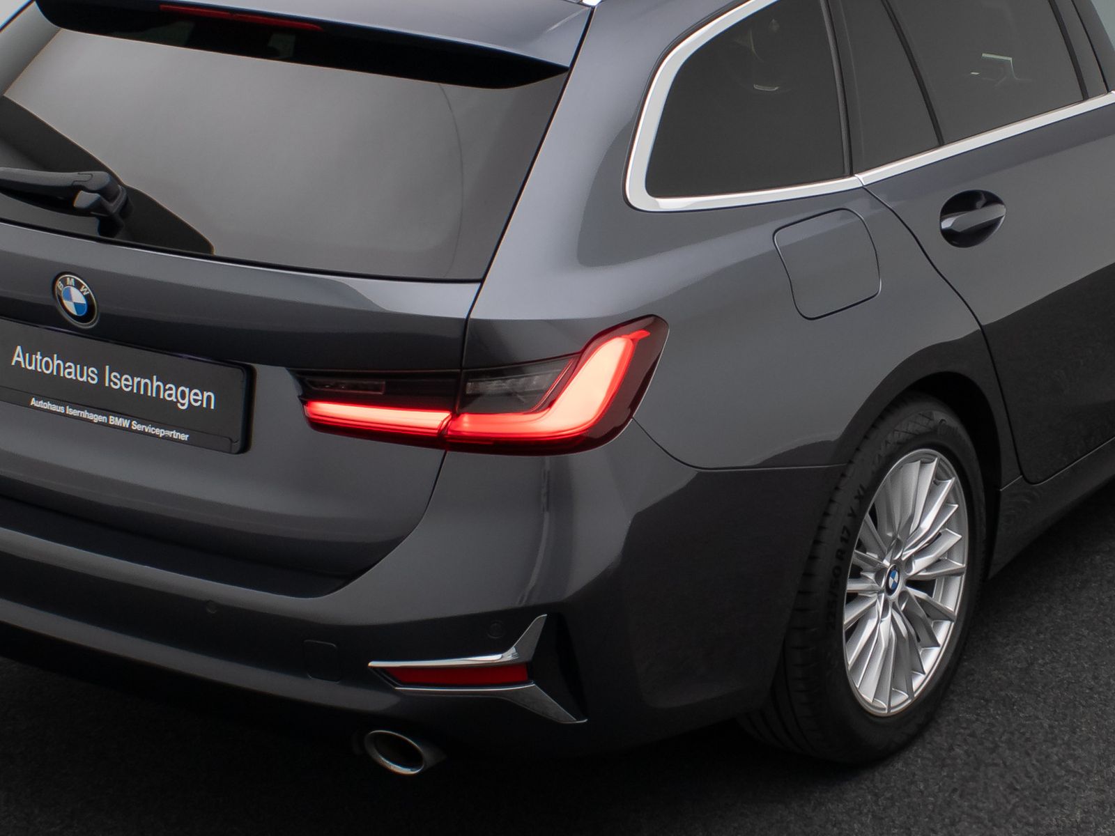 Fahrzeugabbildung BMW 320d xD Luxury Line HUD Panorama H/K Laser Voll