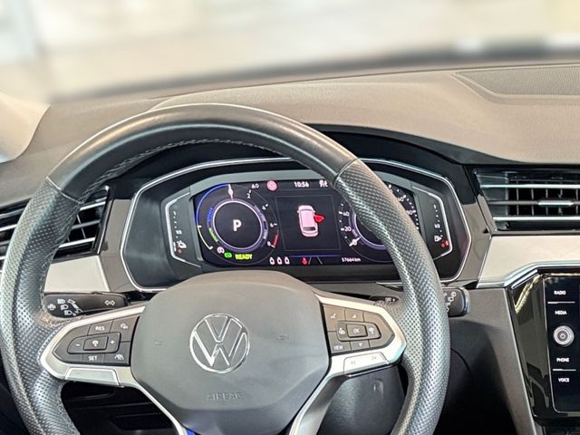 Passat Variant GTE 1.4 eHybrid R-LINE +AHK+PANO+