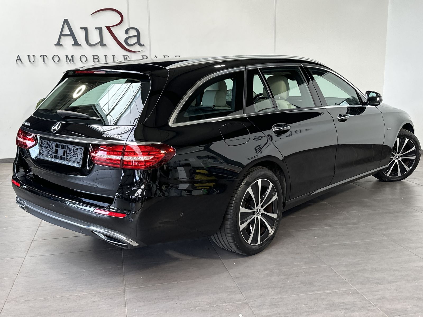 Fahrzeugabbildung Mercedes-Benz E 300de T 4Matic Avantgarde NAV+LED+AHK+DISTRONI