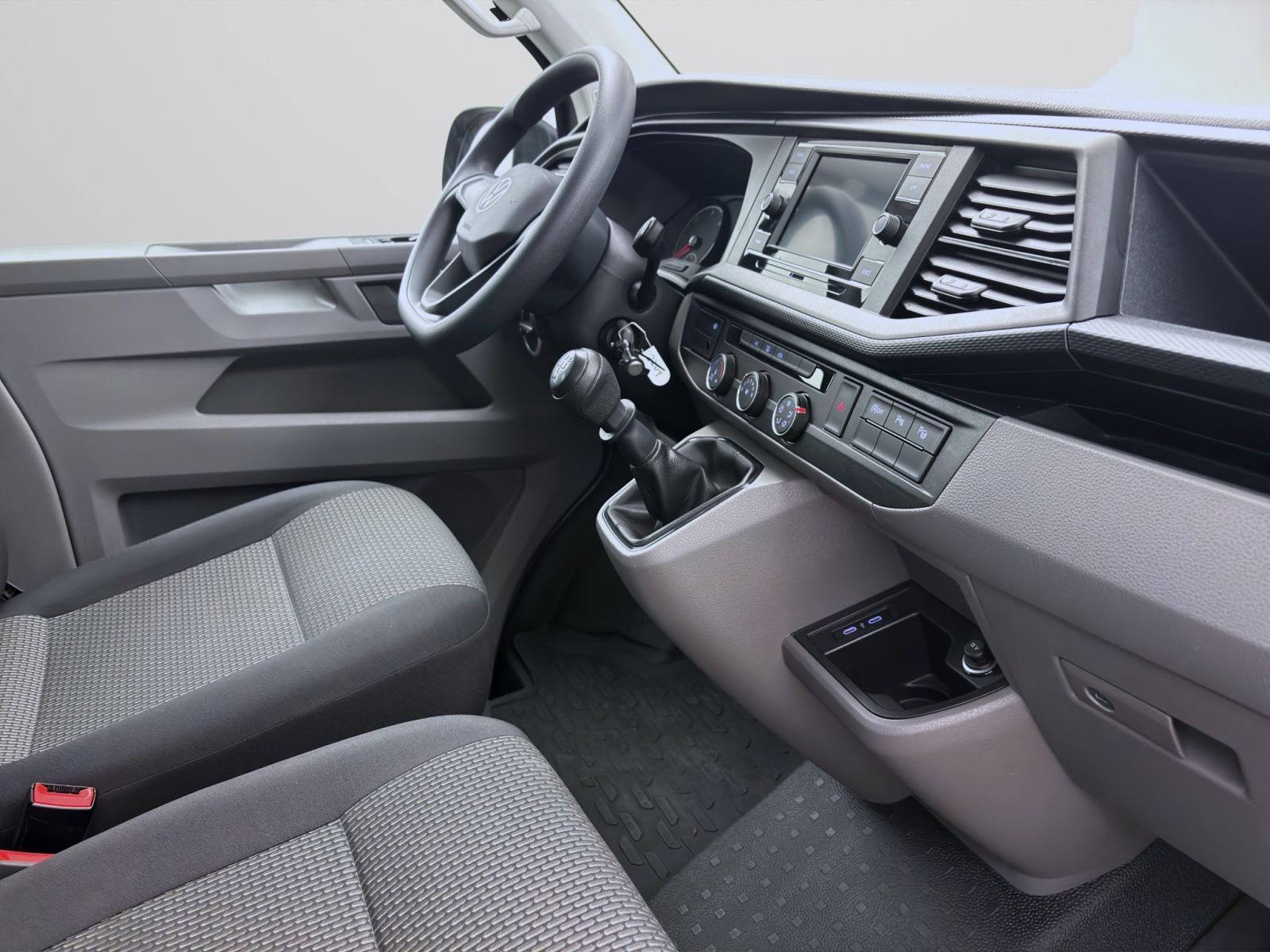 Volkswagen T6 Kombi - Bild 18