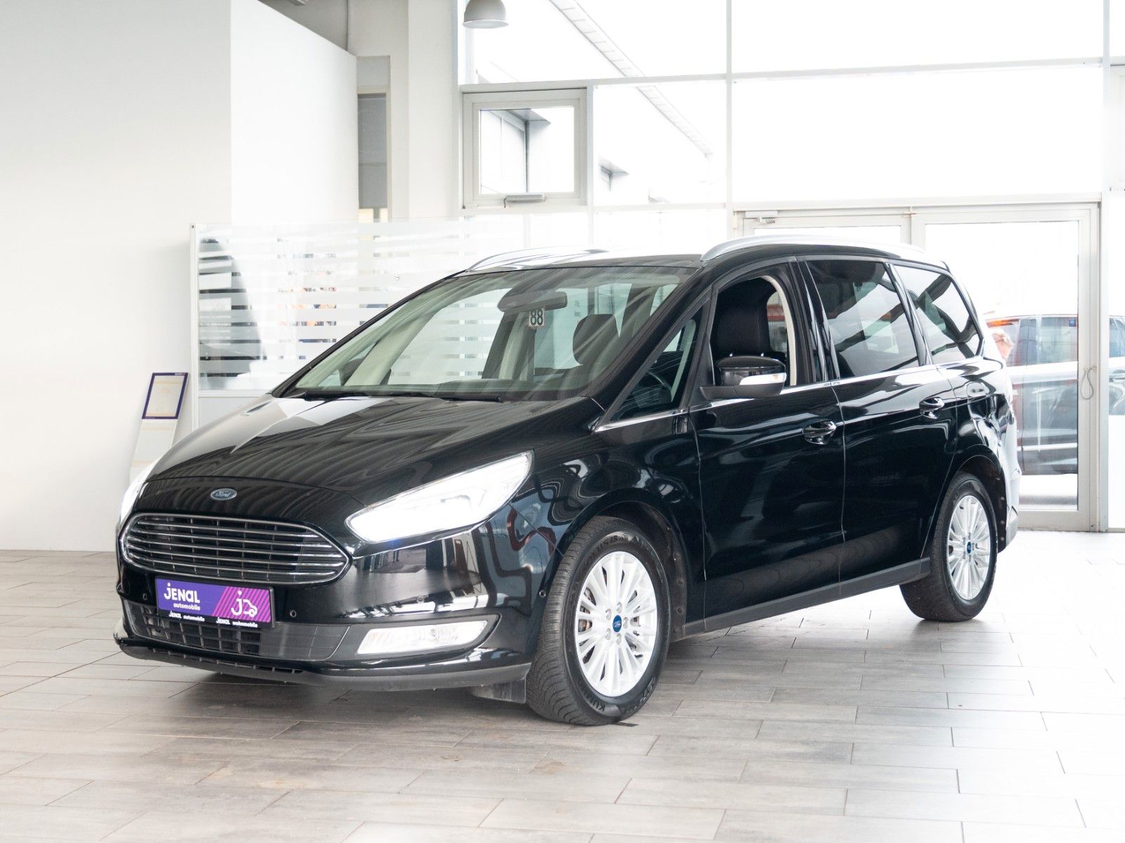 Fahrzeugabbildung Ford Galaxy Titanium/NAVI/AUTOMATIK/7-SITZER/WINTER