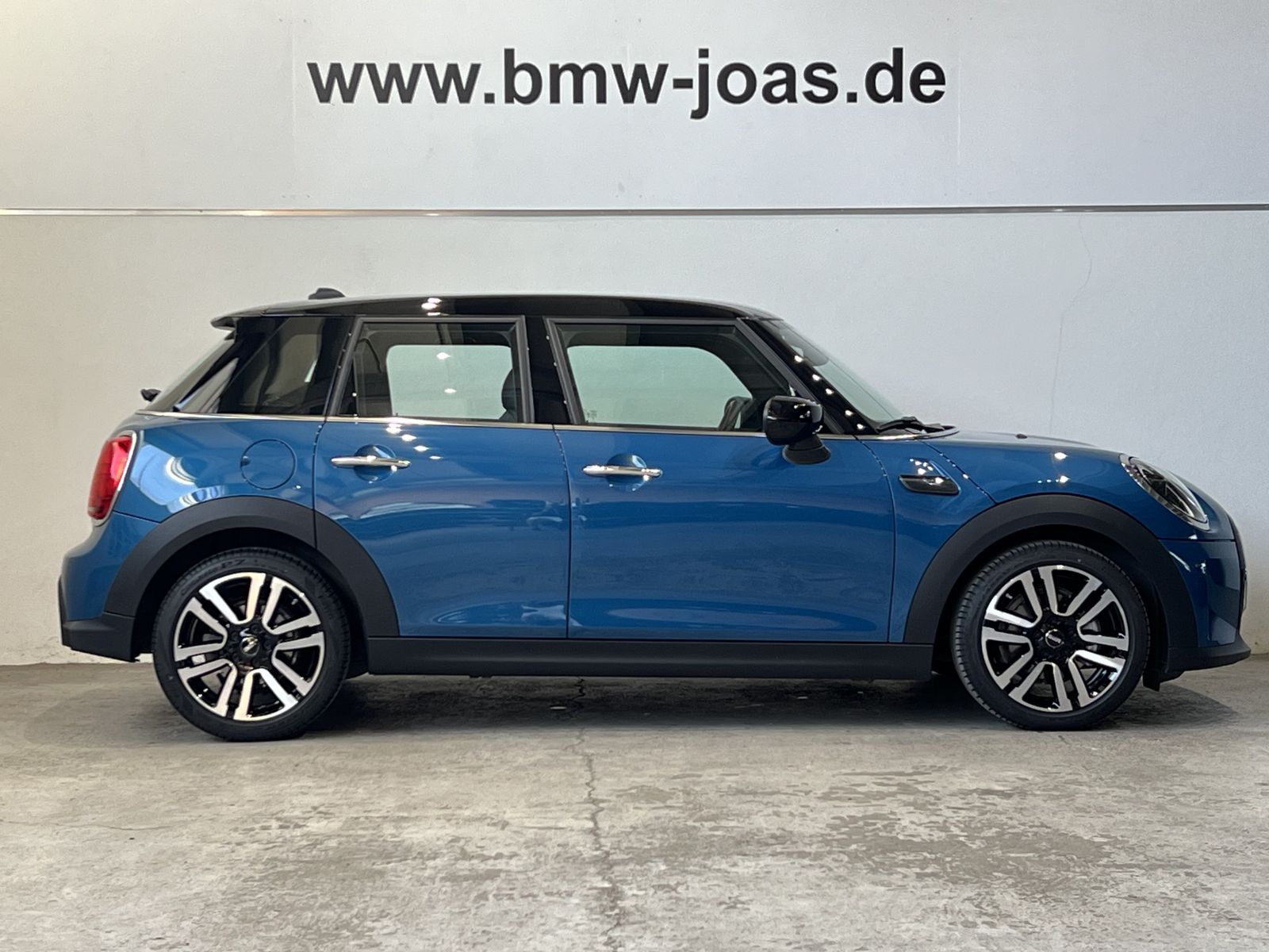 Fahrzeugabbildung MINI Cooper 5-Türer Premium Extra Komfortzugang Rückf