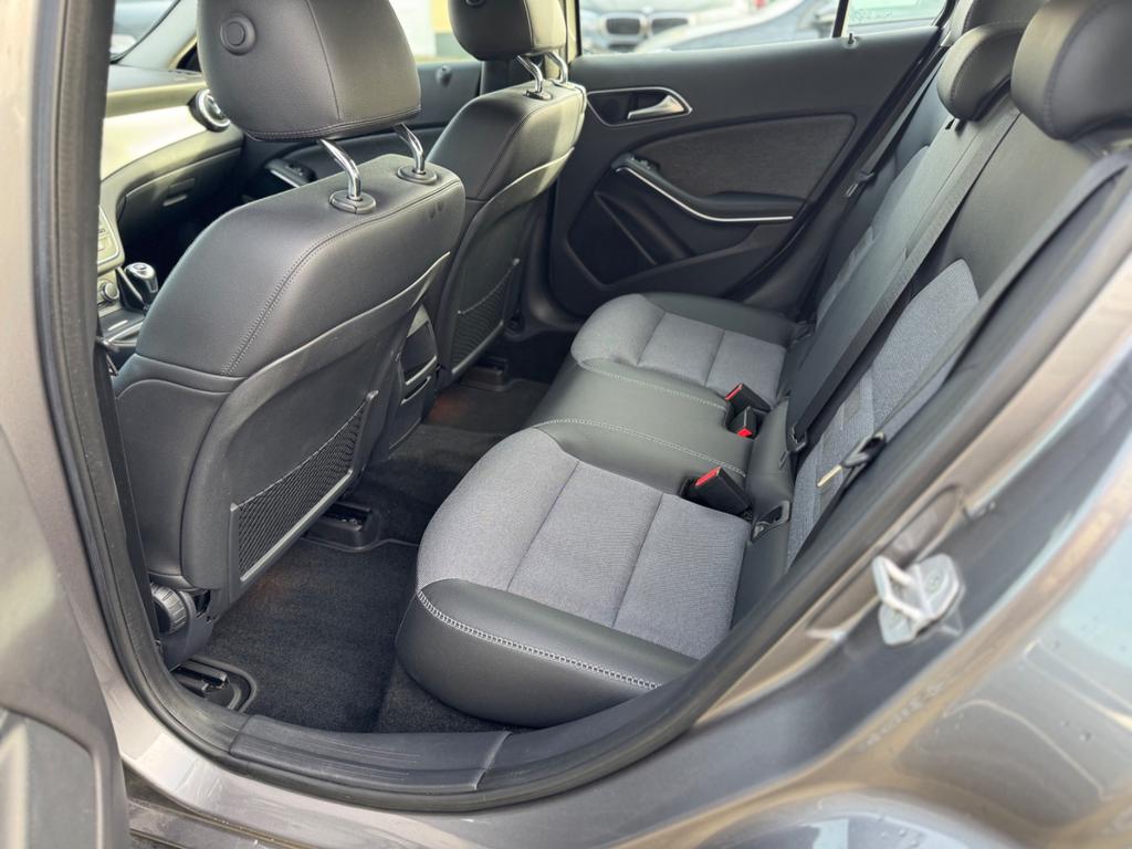 Mercedes-Benz GLA 200