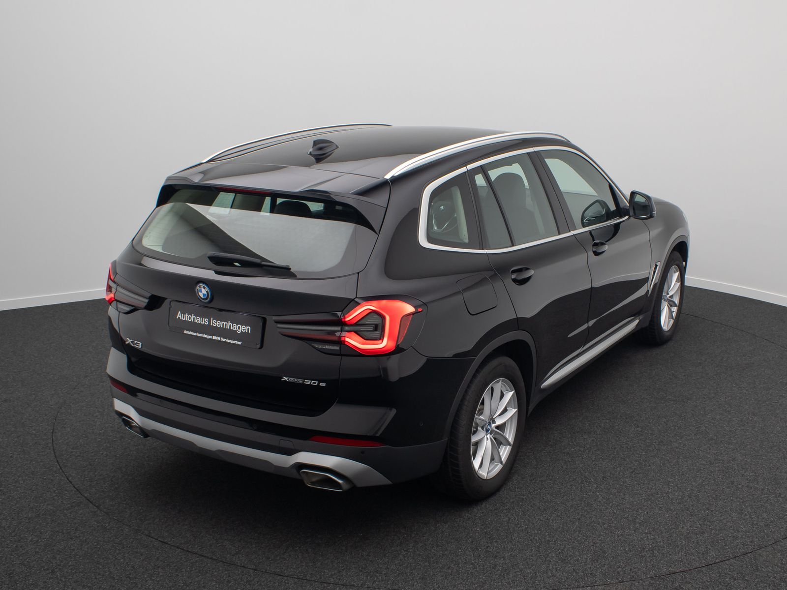 Fahrzeugabbildung BMW X3 xD30e Sport HUD DAB Kamera AHK Alarm 18Zoll