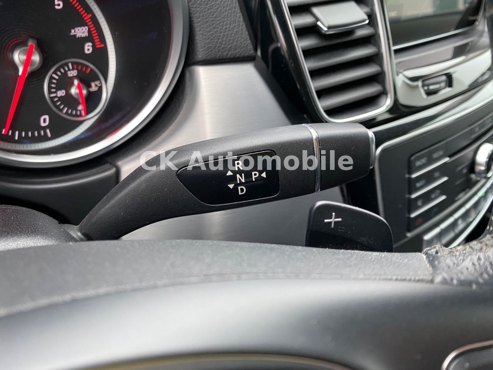 Fahrzeugabbildung Mercedes-Benz GLE 350d 4Matic/Navi/Rückfahrkamera/Tempomat