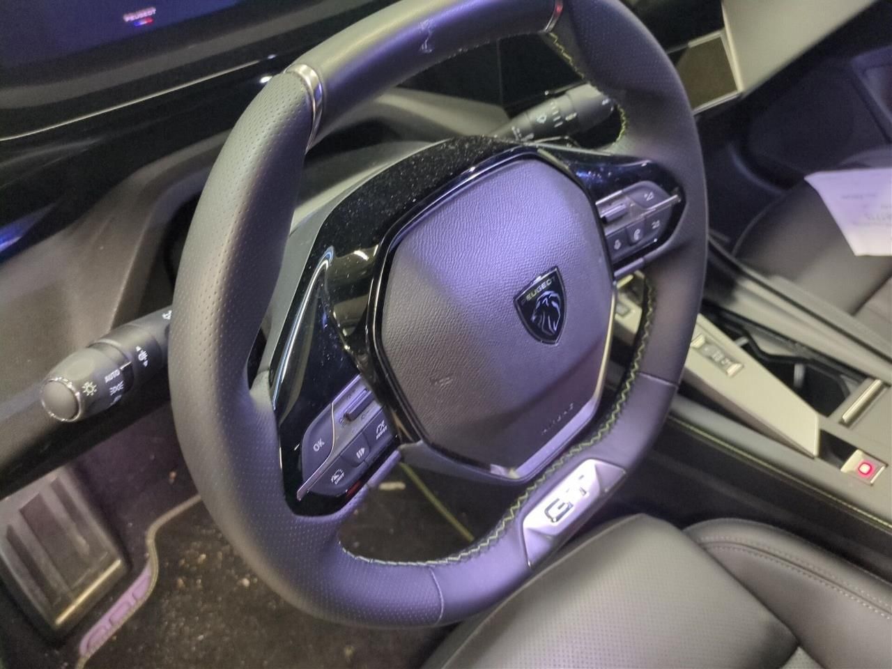 Fahrzeugabbildung Peugeot 408 GT 1.6 Plug-In Hybrid 225 e-EAT8
