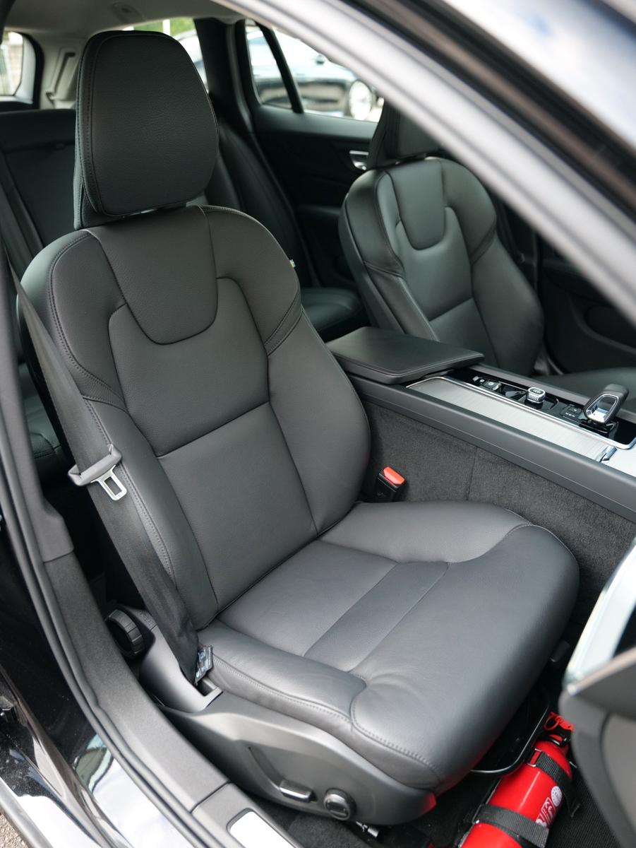 Volvo V60 B4 Core LEDER+NAVI+4xSHZ+KEYLESS+PDC+CAM, миниатюра 20