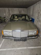 Mercedes-Benz 240 Diesel Sammlerzustand mit Gutachten  - Mercedes-Benz 240 mit Diesel-Antrieb