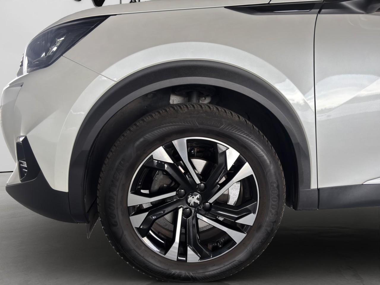 Peugeot 2008 Allure Ganzjahresreifen Sitzheizung Klima