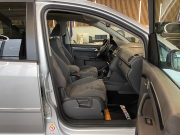 Volkswagen Touran Highline *PANO*SHZ*NAVI*PDC*TEMPOMAT*
