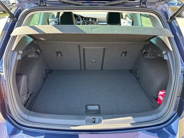 Fahrzeugabbildung Volkswagen Golf VII 1.2TSI "Cup" PARKLENK+SITZHZG+KLIMAAUT+