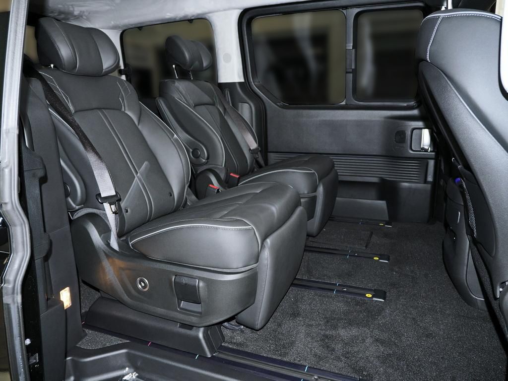 Fahrzeugabbildung Hyundai STARIA HEV 7-Sitzer Signature 360 4xSHZ ACC AUT