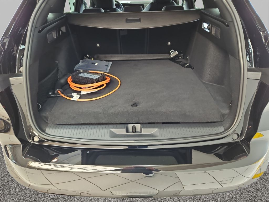 Fahrzeugabbildung Opel Astra ST Plug-In-Hybrid Ultimate AHZV