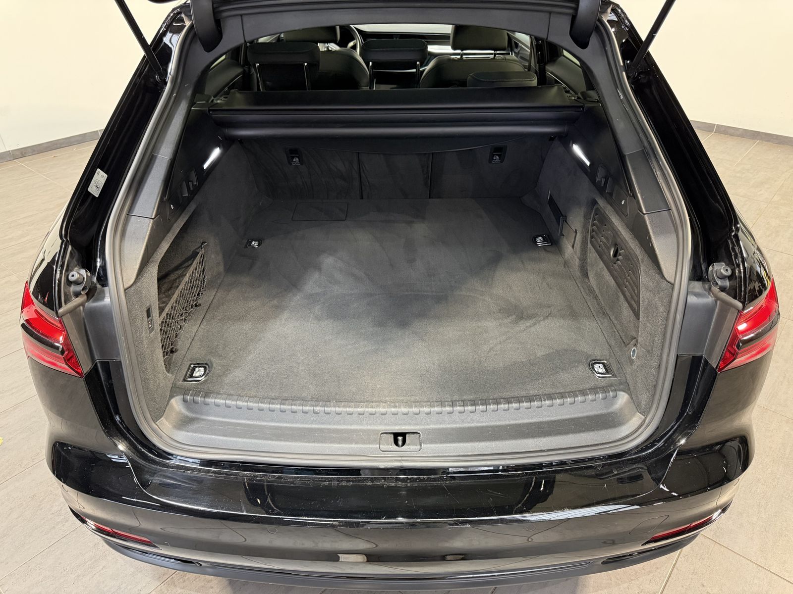 Fahrzeugabbildung Audi A6 Avant 50 TFSI e Qu S-Line NAV+LED+PANO+AHK+VC