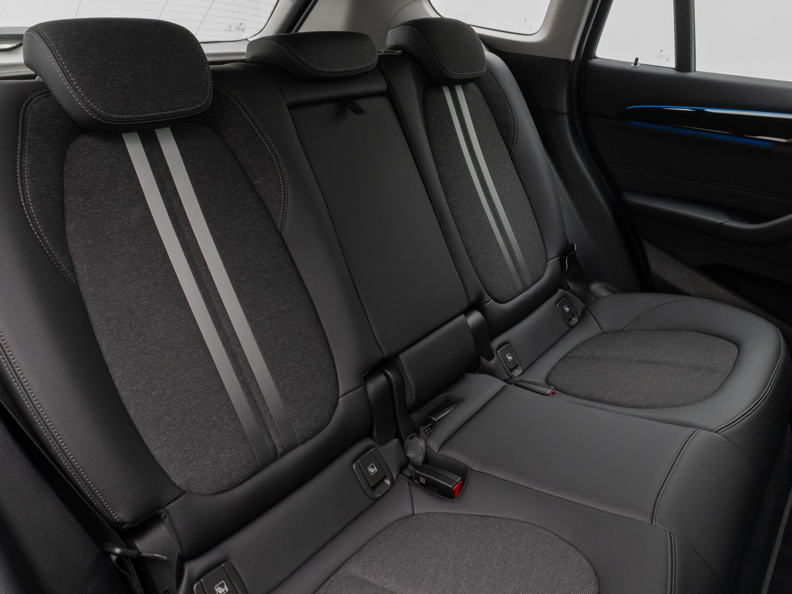 Fahrzeugabbildung BMW X1 xD25e Sport Line Kamera HUD DAB HiFi Komfort
