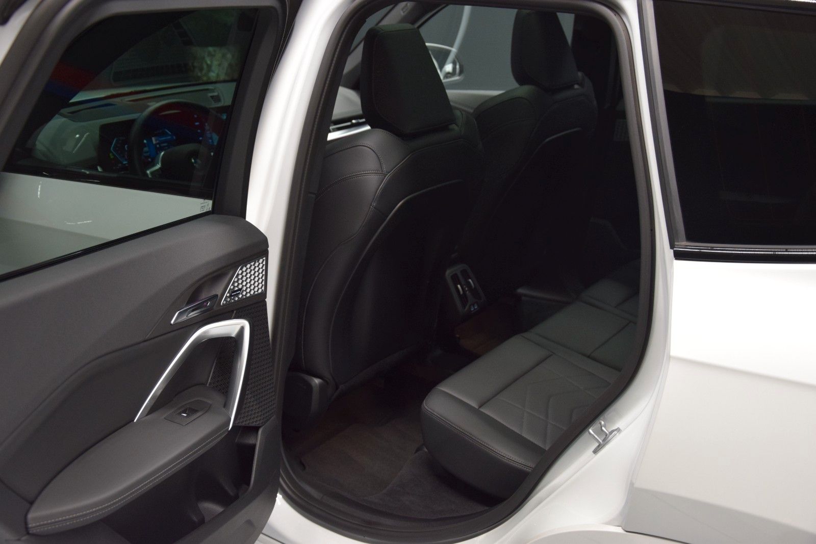 Fahrzeugabbildung BMW X1 20 i sDrive M Sport Leder Pano HuD h/k Memory