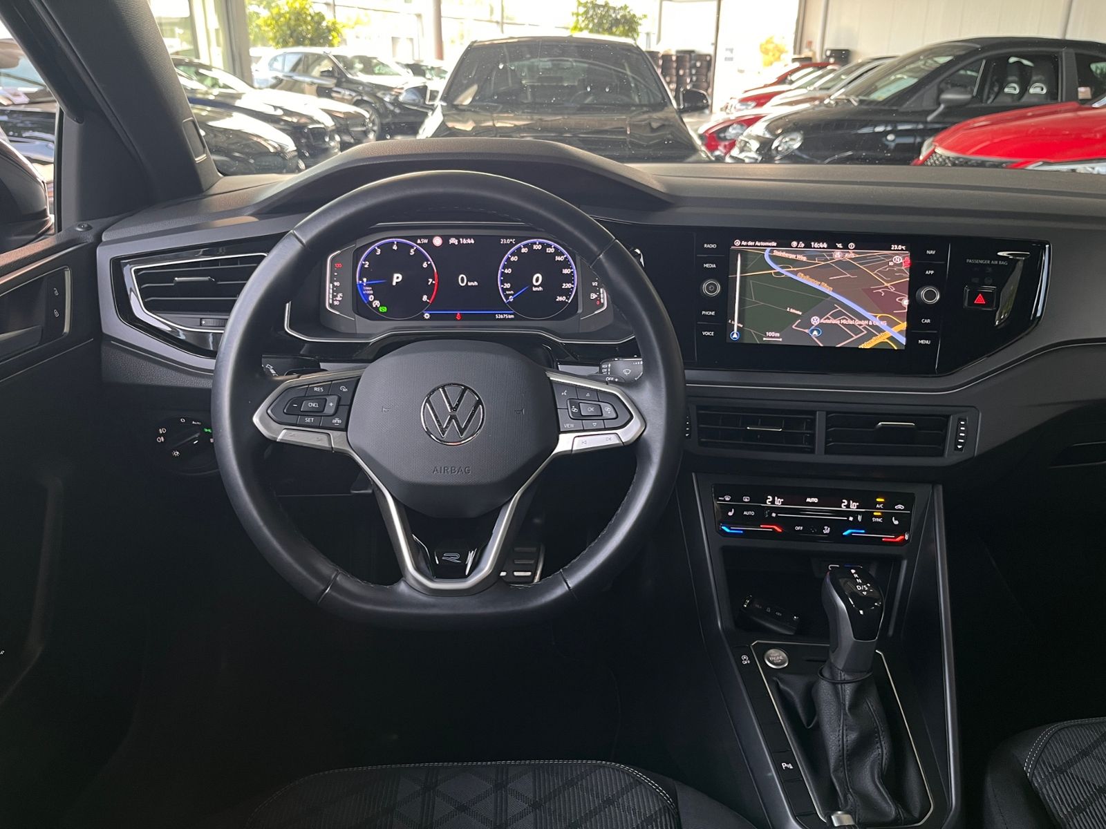 Fahrzeugabbildung Volkswagen Taigo R-Line 1.5 DSG KLIMA AHK LED NAV SHZ