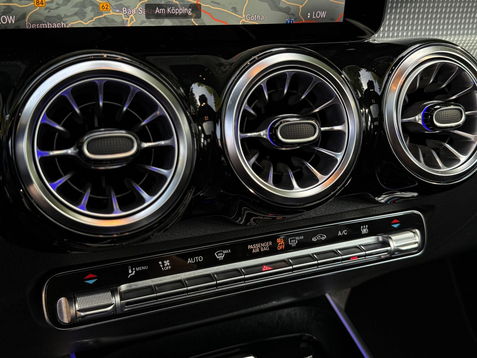 Fahrzeugabbildung Mercedes-Benz EQB 350 4M AMG Line NIGHT+PANO+MBUX+KAM+DIST+HuD