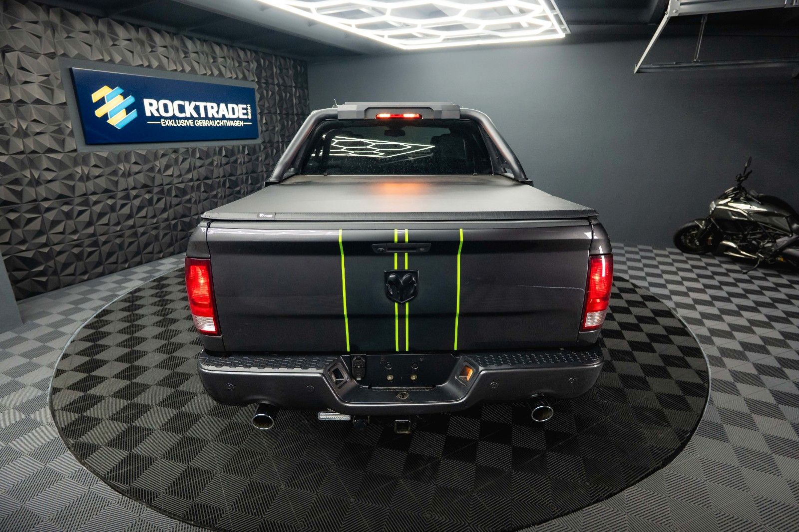 Fahrzeugabbildung Dodge RAM 5.7 V8 HEMI 4x4 Sport OFFROAD Night WARLOCK