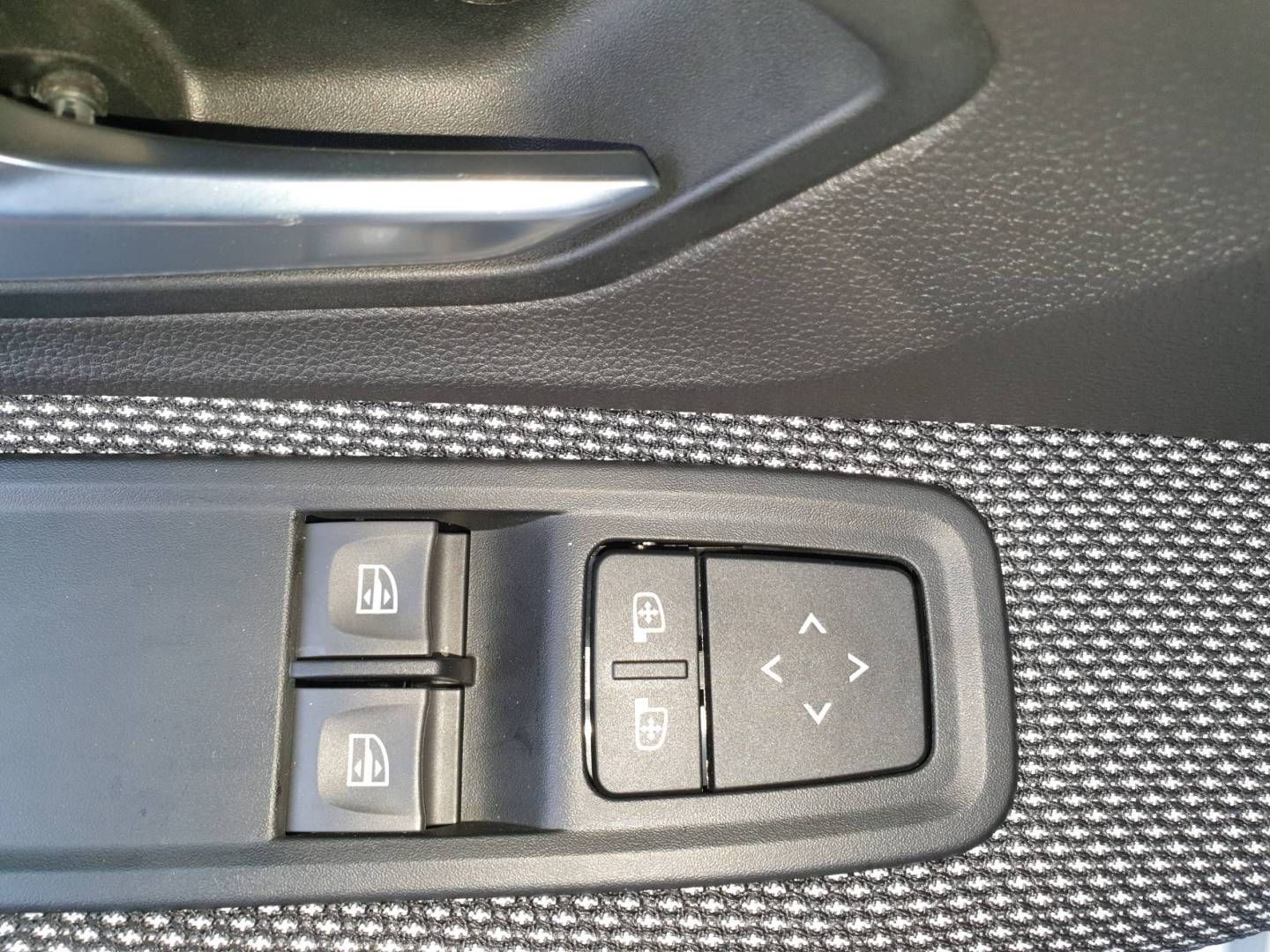 Fahrzeugabbildung Dacia Sandero Comfort TCe 100 ECO-G