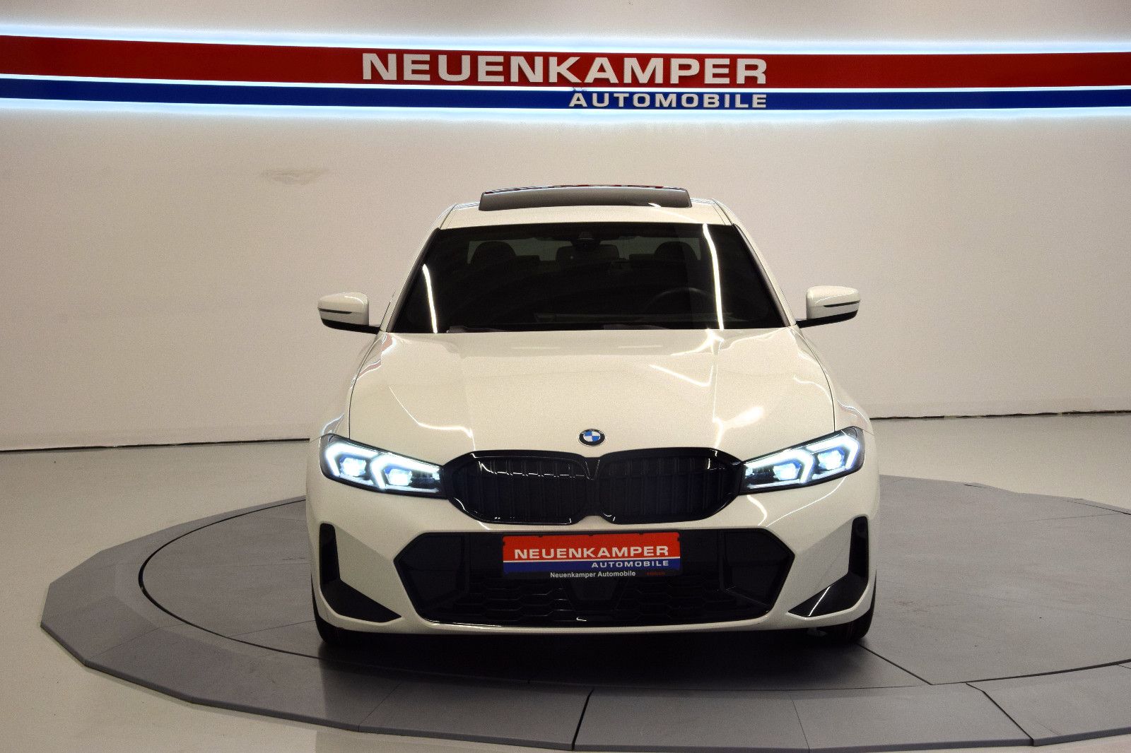 Fahrzeugabbildung BMW 320 d xDrive M Sport GSHD HeadUp ACC Kamera 19"