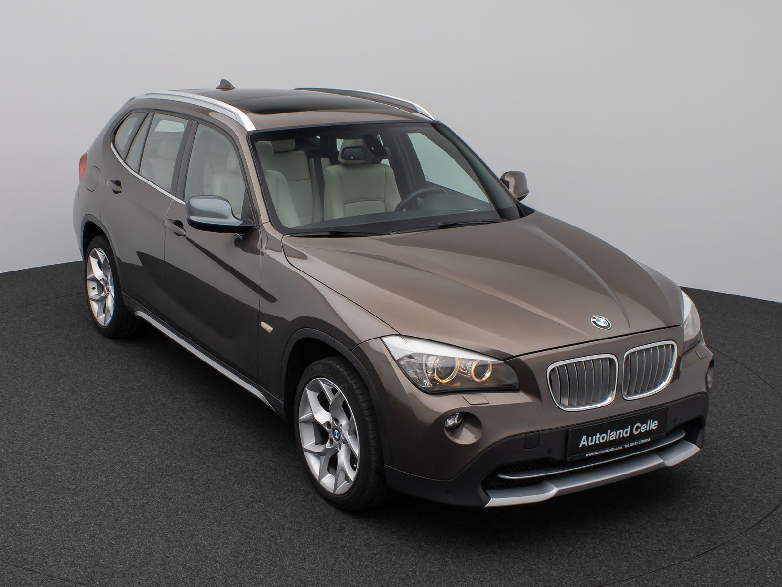 Fahrzeugabbildung BMW X1 xD23d xLine Panorama HiFi PDC Xenon Komfort