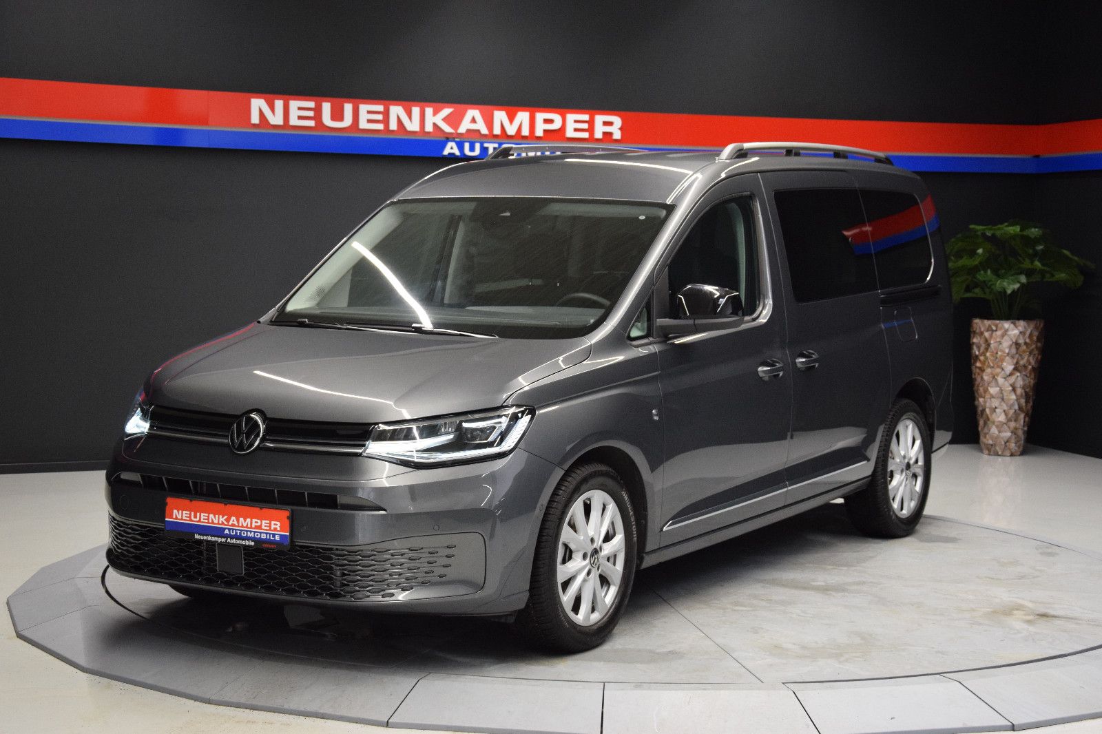 Fahrzeugabbildung Volkswagen Caddy Style Maxi Navi LED ACC 7 Sitze