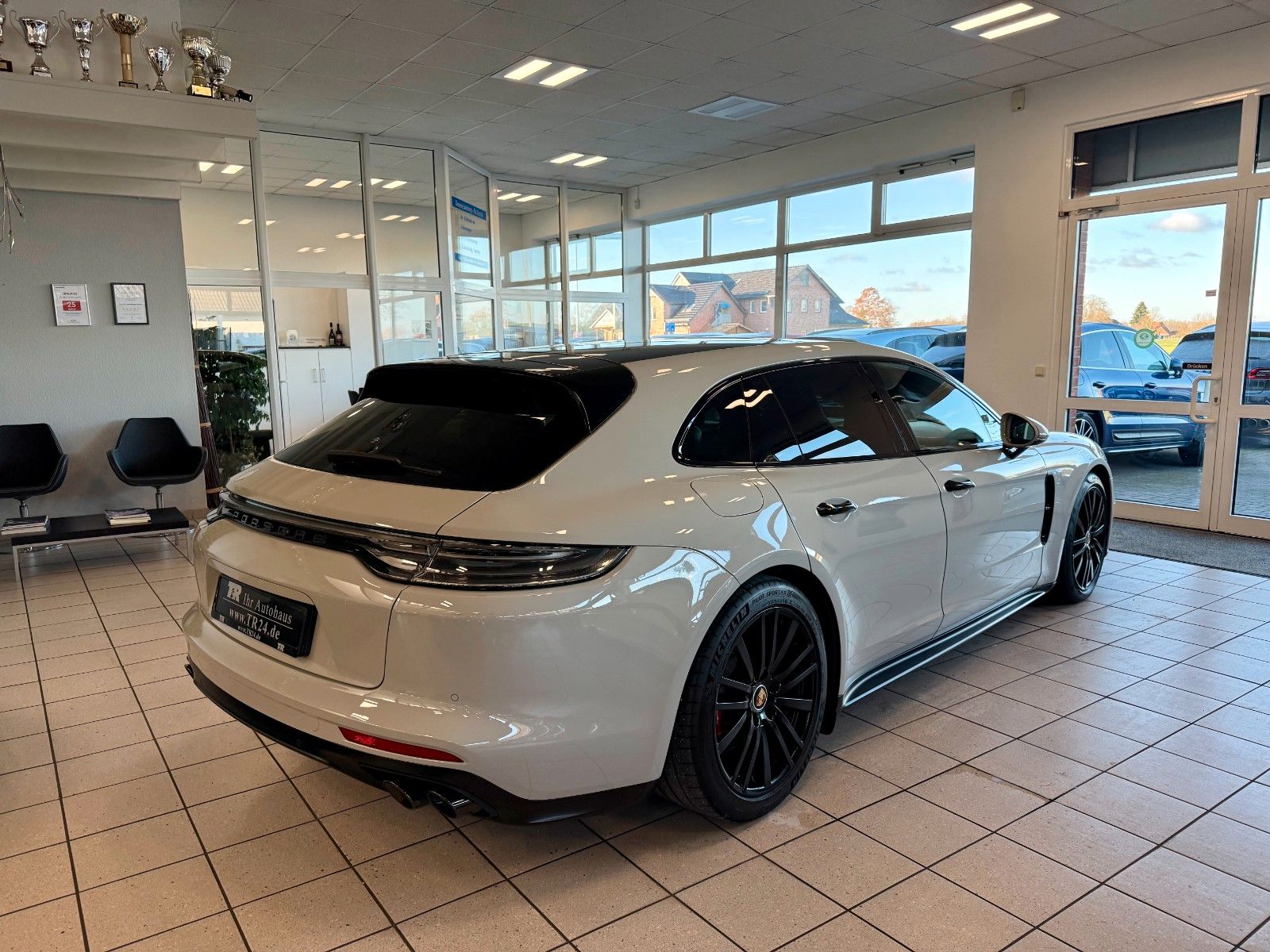 Fahrzeugabbildung Porsche Panamera GTS Sport Turismo Panorama/ACC/HeadUp