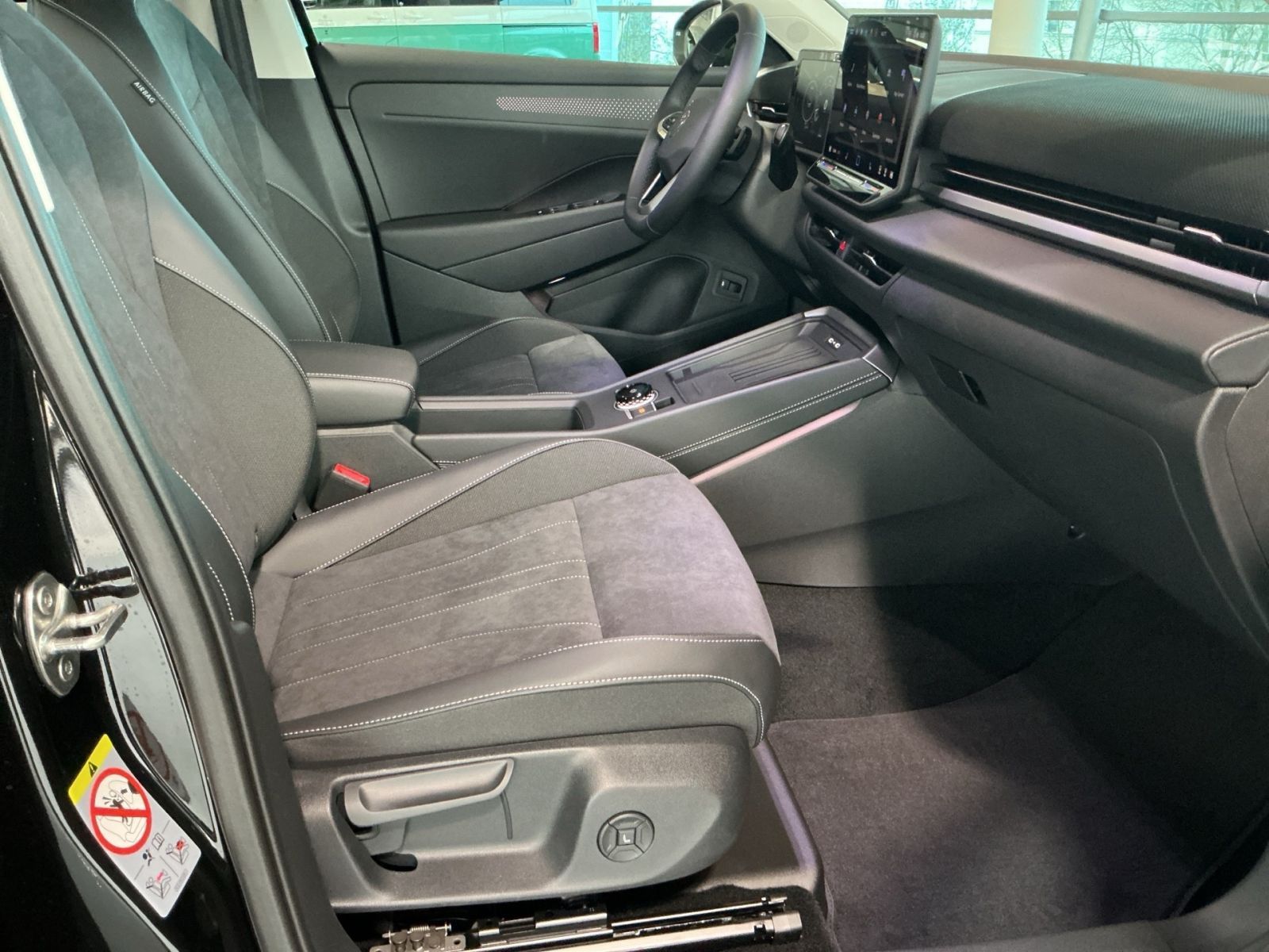 Volkswagen T-Roc - Bild 15