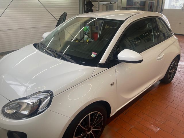 Opel Adam 1.2 -