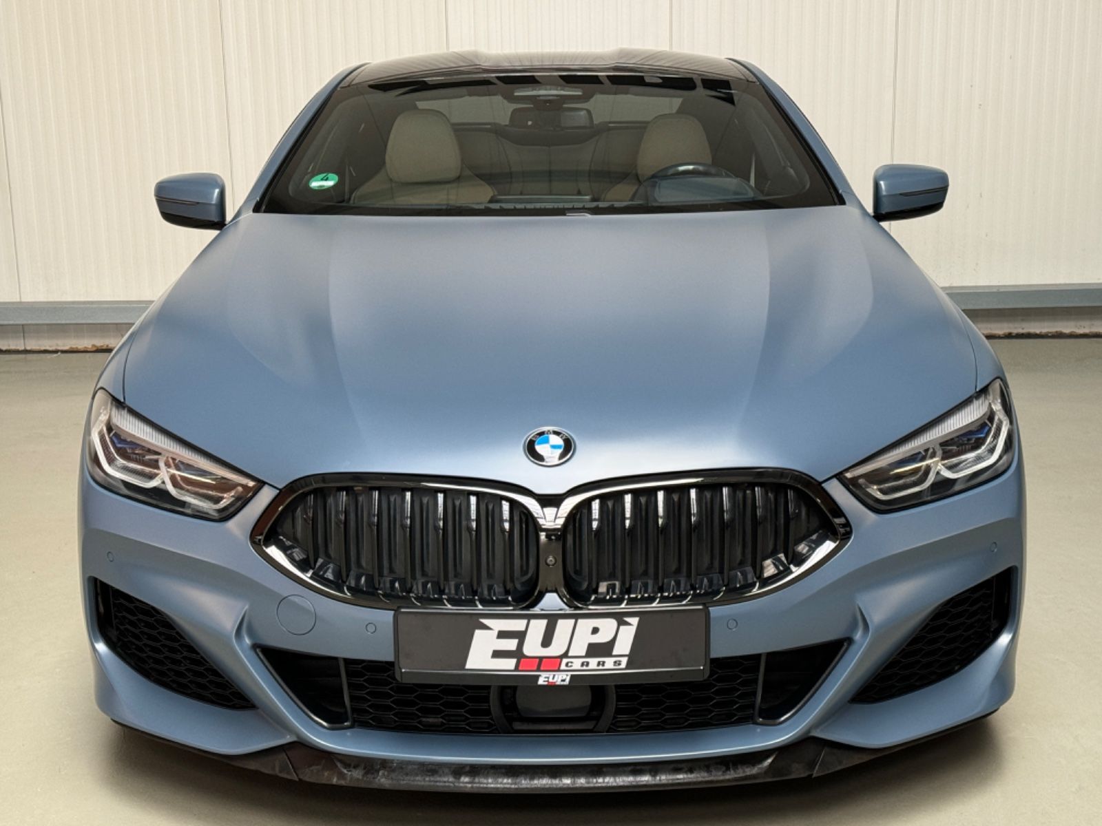 Fahrzeugabbildung BMW M850i xDrive Coupé / FIRST EDITION / 1/400