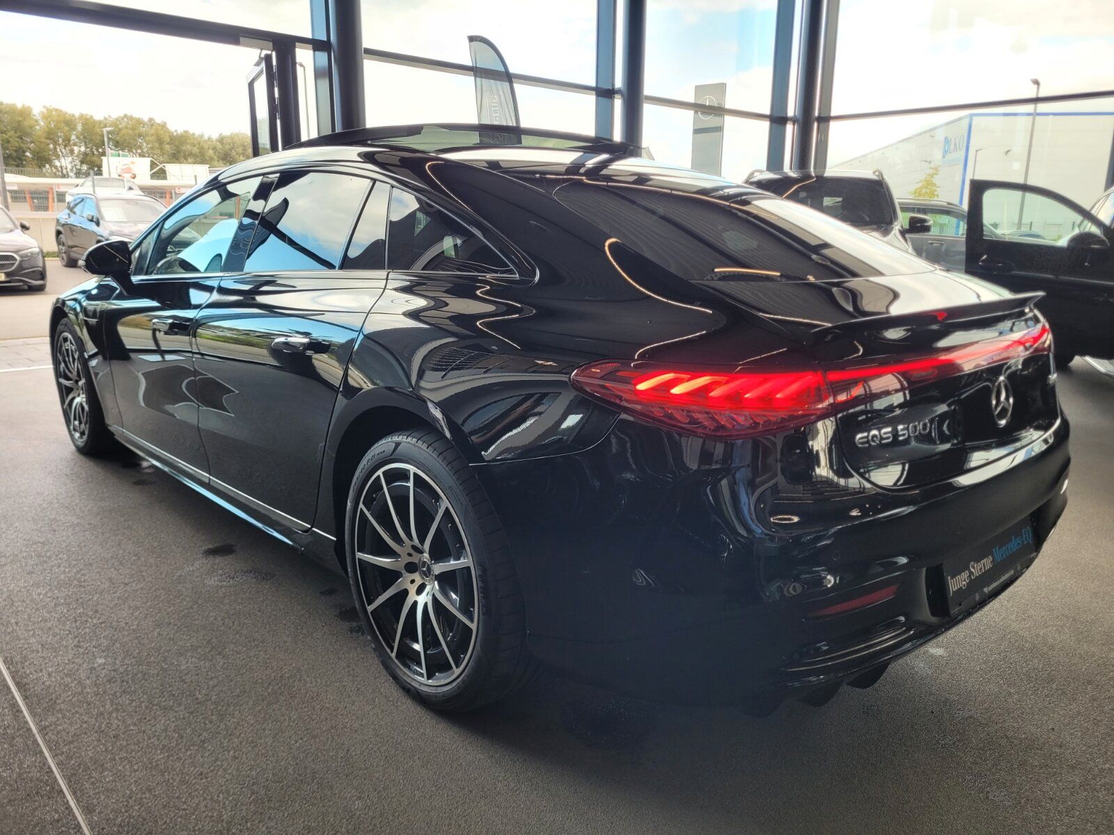 Mercedes-Benz EQS 500 4M AMG NIGHT PANO HYPER PREMIUM 360° foto 3