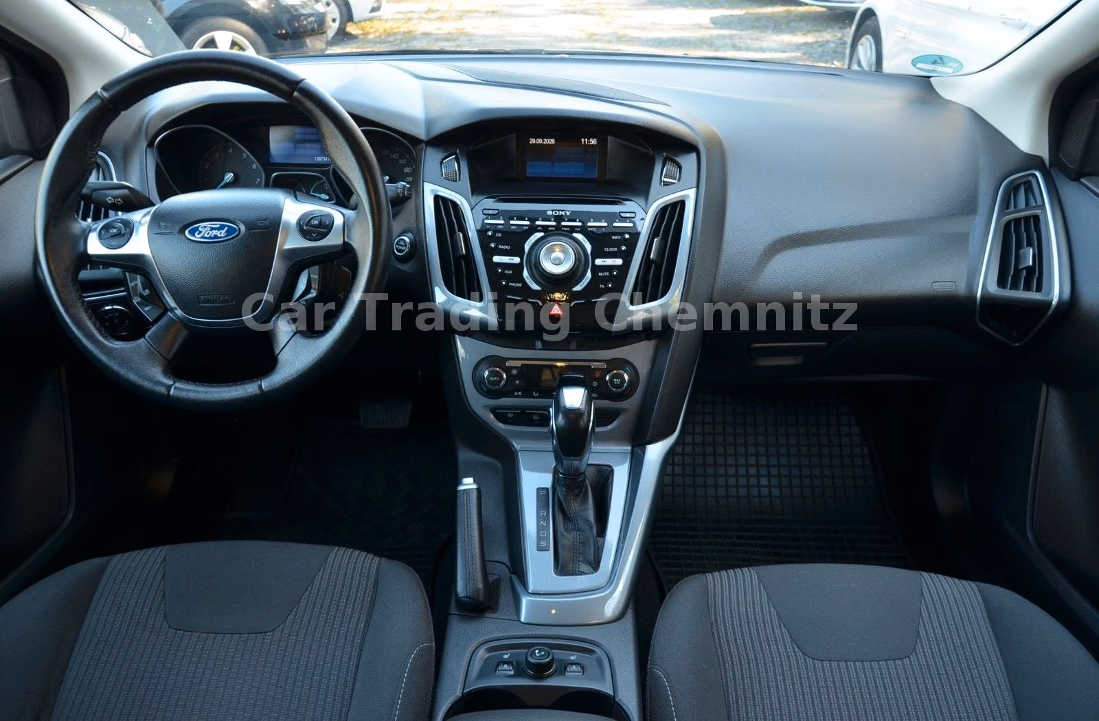 Ford Focus 2012 — photo 10
