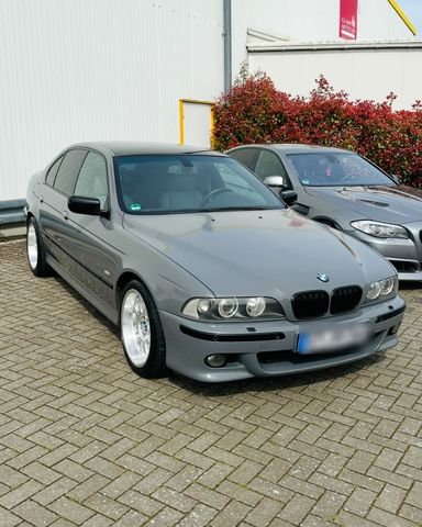 BMW E39 540i M-Paket ab Werk Standheizung