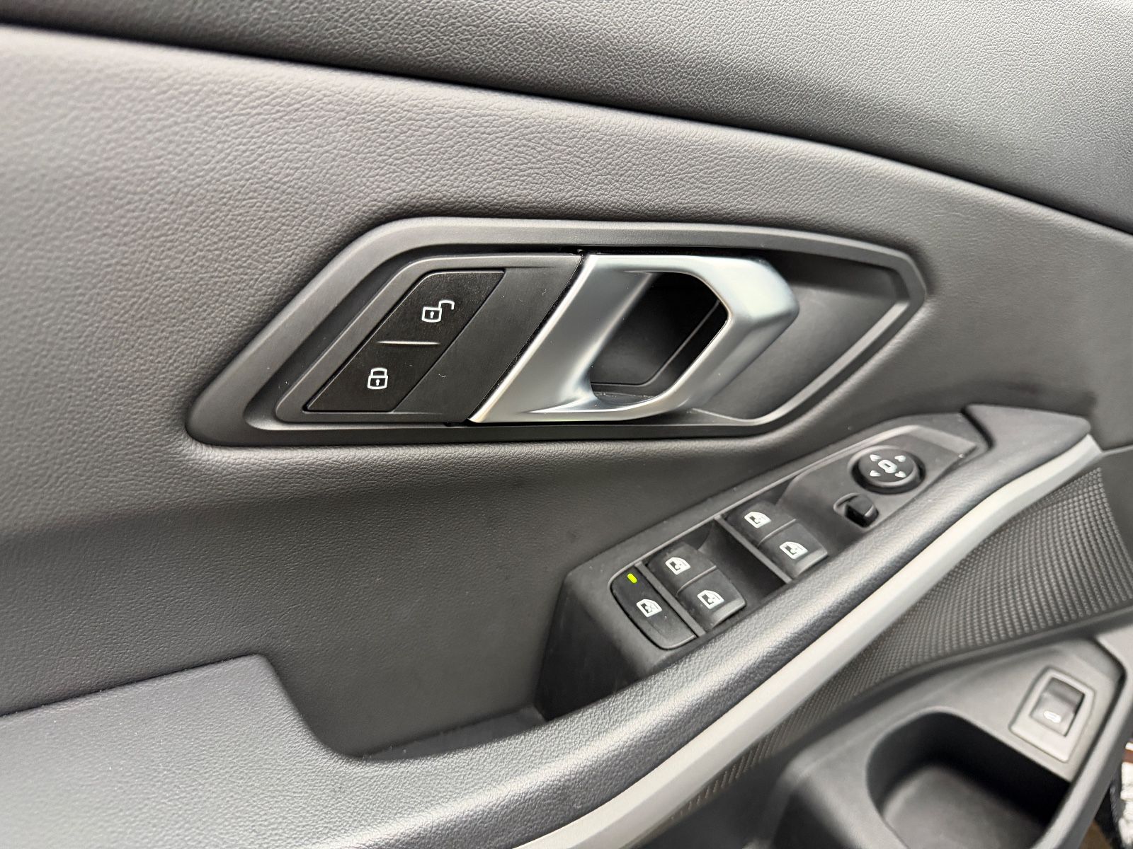 Fahrzeugabbildung BMW 318 3 Touring*LEDER*TEMPO*LED*APPLECAR*KAMERA*