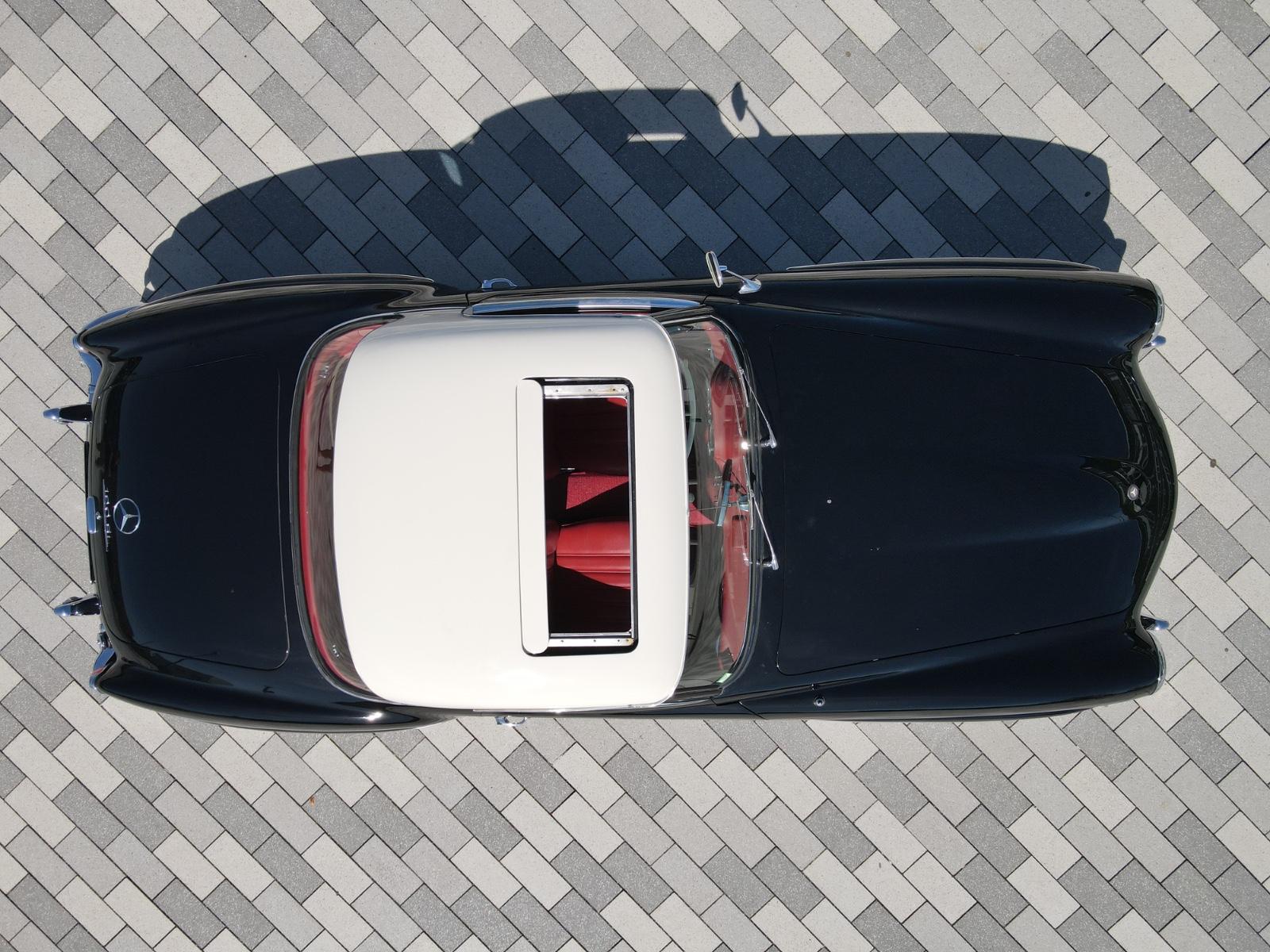 Mercedes-Benz 190 SL /W121 mit Hardtop und Webasto Schiebedach