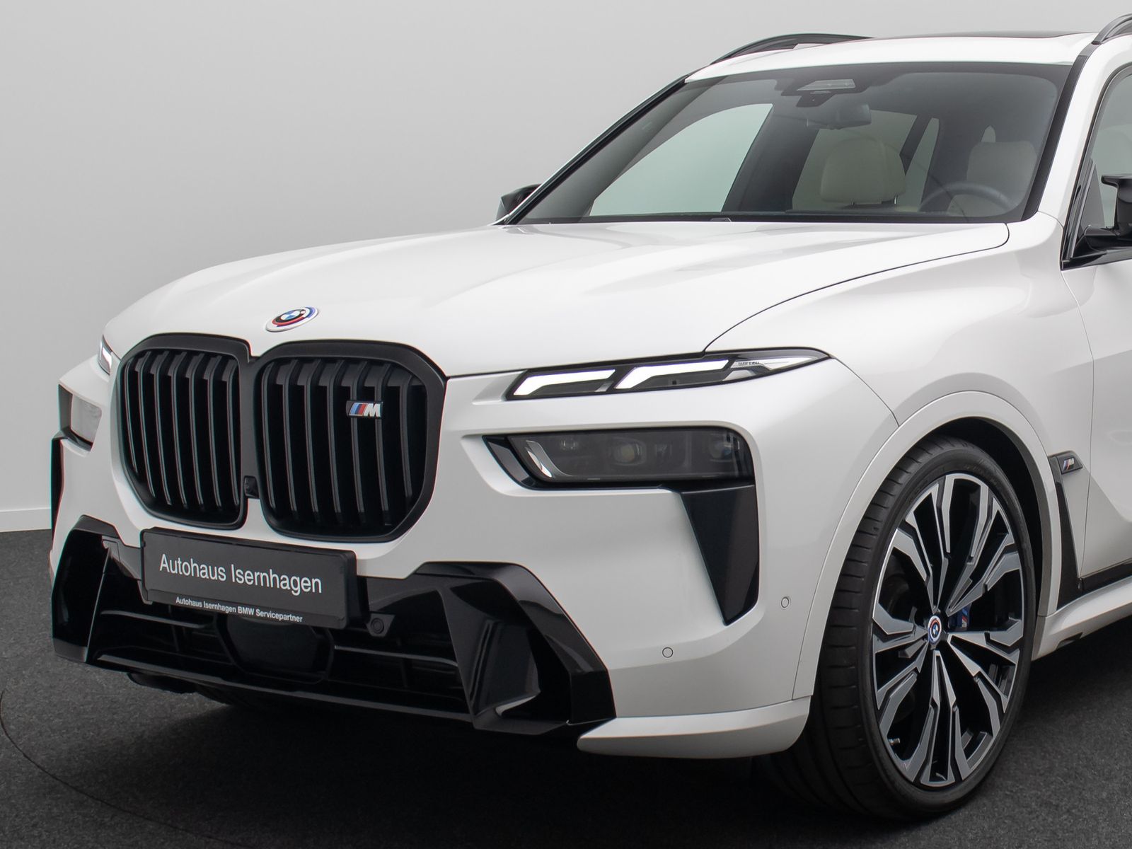 Fahrzeugabbildung BMW X7 M60i xD Individual HUD B&W SoftCL 23Zoll VOLL
