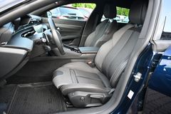 PEUGEOT 508 SW Hybrid 225 Allure Navi Leder 1.Hd CarPlay PEUGEOT 508 SW Hybrid 225 Allure Navi Leder 1.Hd CarPlay