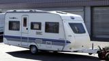 Hobby De Luxe 450 UF mit Mover und Vorzelt - Wohnwagen Mit vorzelt