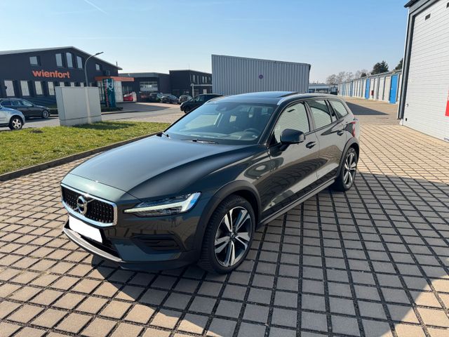 Volvo V60 Cross Country *1 HAND*NUR 94000 KM*PANORAMA*